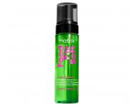 Pianka ekstra nawil�aj�ca i nadaj�ca obj�to�� do w�os�w suchych Matrix Food For Soft XXL Big 'N Soft - 200 ml