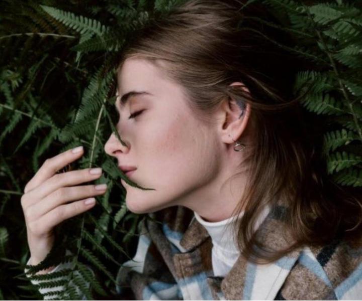 Krem rewitalizuj�cy bez sp�ukiwania do w�os�w suchych i zniszczonych Kl�ral System Retinoil Revitalising Absolute Fluid - 100 ml