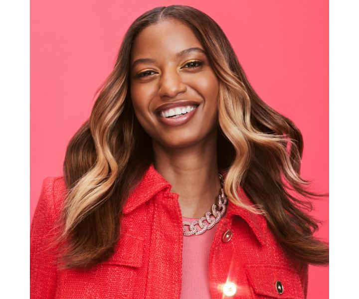 Seria nadajca poysk i ochron matowym wosom farbowanym Matrix Glow Mania