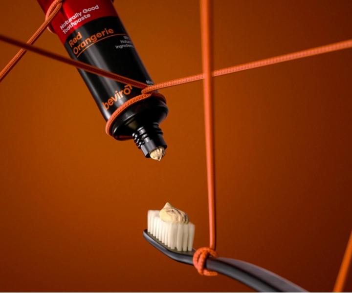 Pasta do z�b�w o smaku czerwonej pomara�czy Beviro Naturally Good Toothpaste Red Orangerie - 80 ml