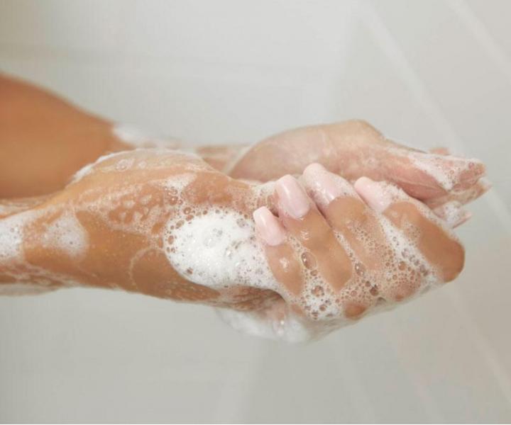 Regenerujcy szampon i el pod prysznic z olejem konopnym Paul Mitchell Tea Tree Hemp - 300 ml