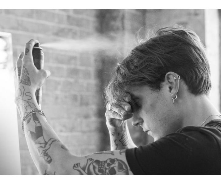 Lakier do wosw z ekstra mocnym utrwaleniem Sebastian Professional Shaper Fierce - 400 ml