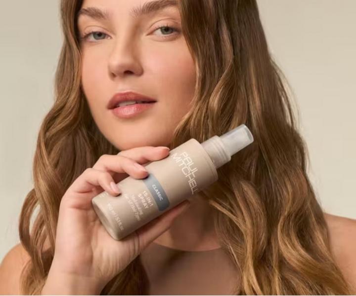 Spray piel�gnacyjny bez sp�ukiwania do wszystkich rodzaj�w w�os�w Paul Mitchell Classic 15-In-1 Spray - 150 ml