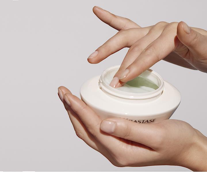 Seria produktw do pielgnacji skry gowy Krastase Specifique