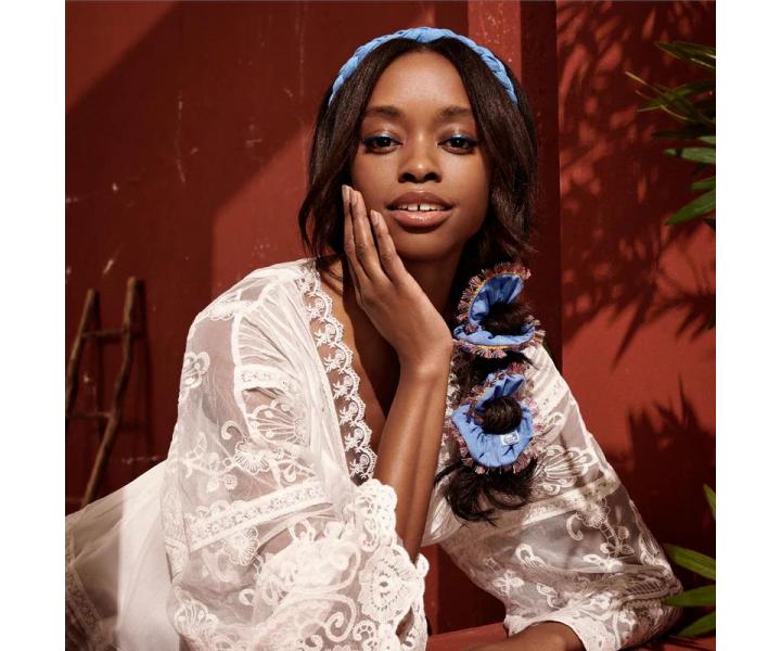 Ozdobna gumka do w�os�w spiralka Invisibobble Sprunchie Original Hola Hola - niebieska z fr�dzelkami