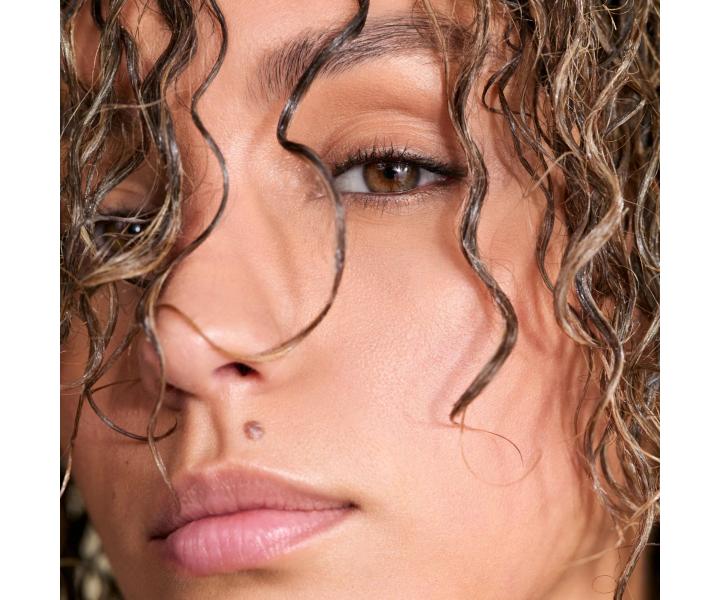 Balsam regeneruj�cy dla wzmocnienia w�os�w zniszczonych i farbowanych bez sp�ukiwania Neqi Build Boost Leave-In Balm - 75 ml