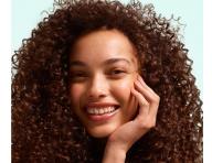 Nawil�aj�cy spray bez sp�ukiwania do w�os�w suchych kr�conych Garnier Fructis Curls Method Shape Refresh Step 4 - 150 ml