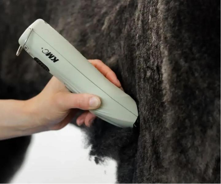 Profesjonalna maszynka do sier�ci zwierz�t Wahl Professional KMC+ Cord/Cordless Clipper - mi�towo-zielona
