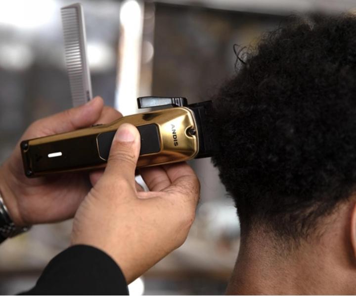Profesjonalna maszynka do w�os�w z wymienn� obudow� Andis Phenom Clipper 562118 - czarna/z�ota