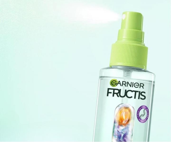 Nawil�aj�cy spray bez sp�ukiwania do w�os�w suchych kr�conych Garnier Fructis Curls Method Shape Refresh Step 4 - 150 ml