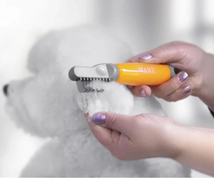 Trymer do wyczesywania spl�tanej sier�ci Wahl Professional Dematter 58446 - pomara�czowy